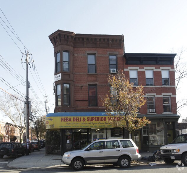 131 Pioneer St, Brooklyn, NY à louer - Photo de l’immeuble – Image 2 sur 11