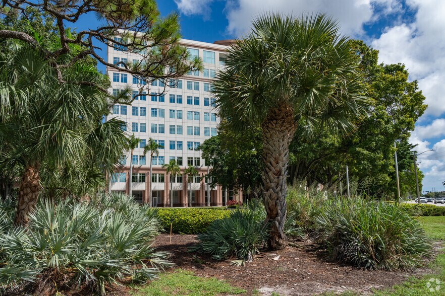 1 Town Center Rd, Boca Raton, FL à louer - Photo de l’immeuble – Image 2 sur 9