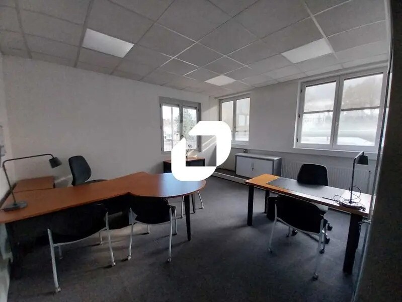Bureau dans La Celle-Saint-Cloud à vendre Photo intérieure– Image 1 sur 8