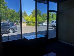 1350 Central Ave, Santa Rosa, CA à louer Photo intérieure– Image 2 sur 12