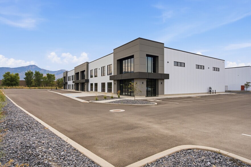 1242 N 2000 W, Farr West, UT à vendre - Photo de l’immeuble – Image 3 sur 25