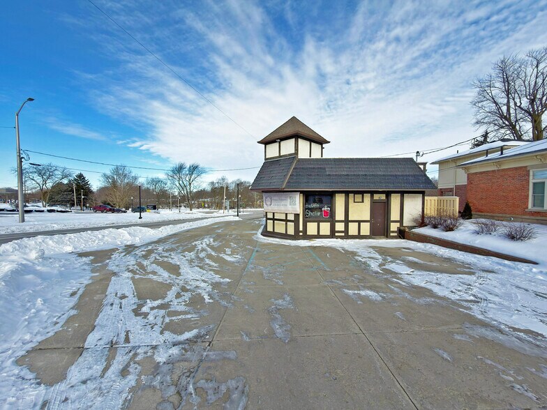 409 Rice St, Elmore, OH à vendre - Photo de l’immeuble – Image 2 sur 3