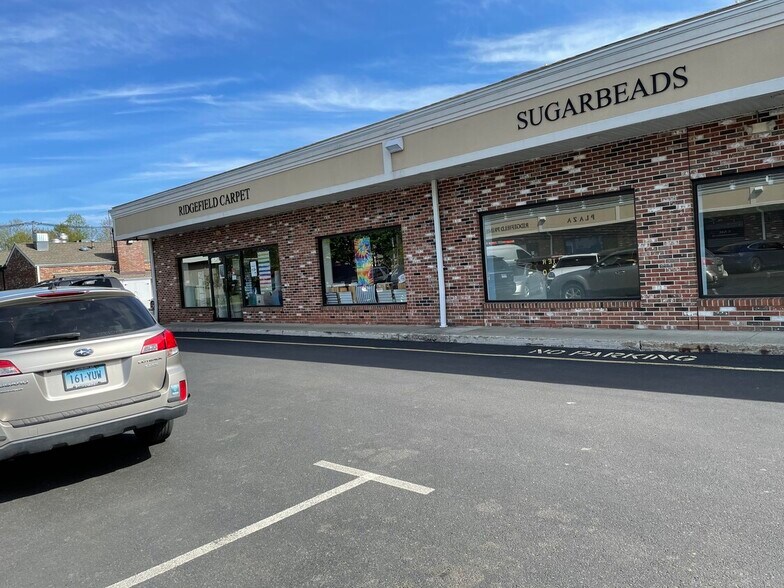 113 Danbury Rd, Ridgefield, CT à louer - Photo de l’immeuble – Image 2 sur 7