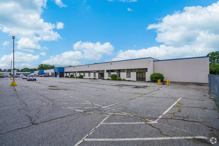 126 Merrimack St, Methuen, MA à louer - Photo de l’immeuble – Image 1 sur 21