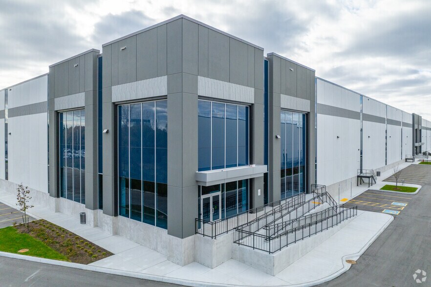 112 E Beaver Creek Rd, Richmond Hill, ON à louer - Photo de l’immeuble – Image 3 sur 20