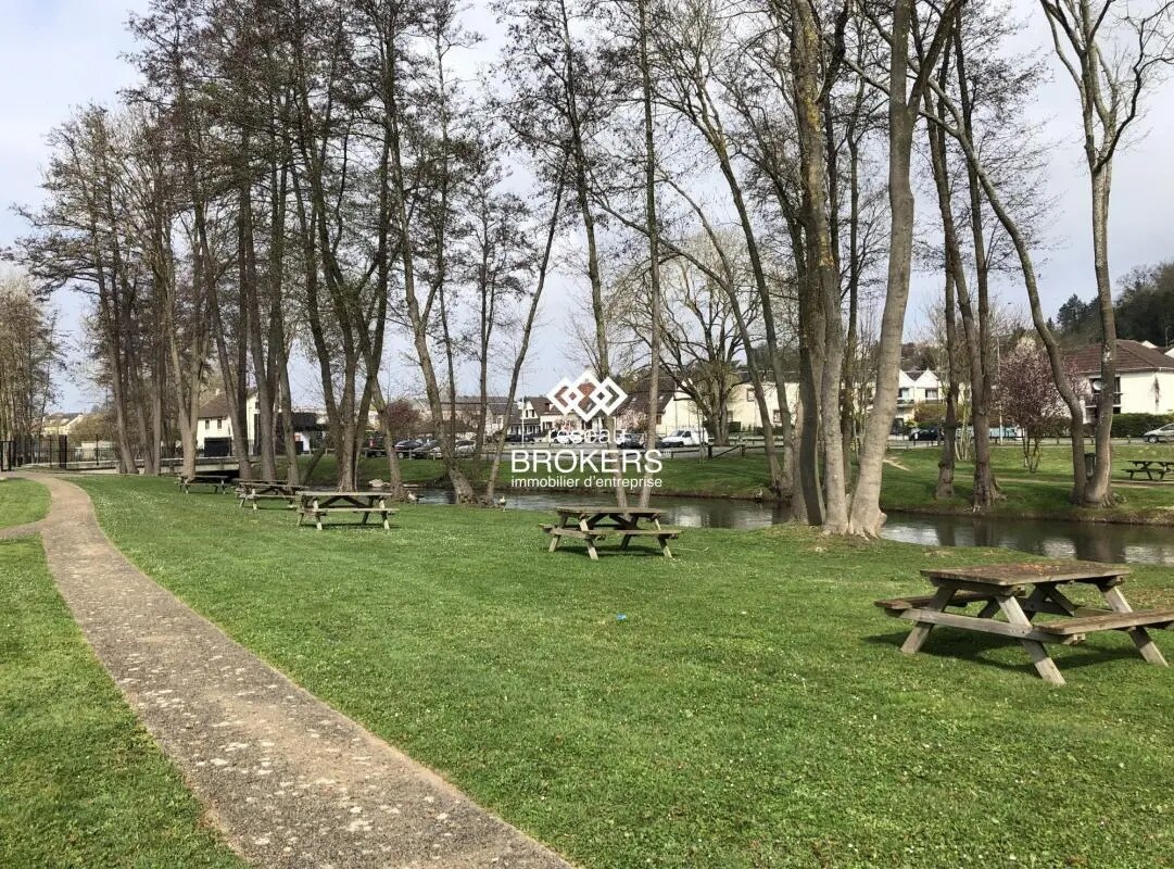 Industriel/Logistique dans Montataire à louer Photo de l’immeuble– Image 1 sur 3