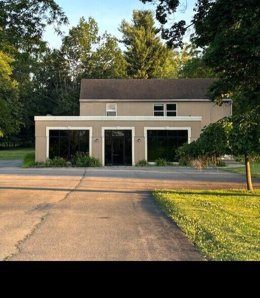 8481 Sheridan Dr, Buffalo, NY à louer - Photo principale – Image 1 sur 5