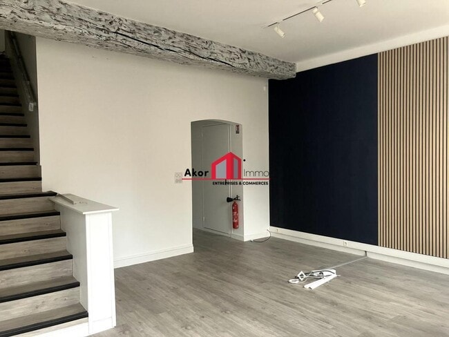Plus de détails pour 70 Rue De Paris, Auxerre - Local commercial à louer