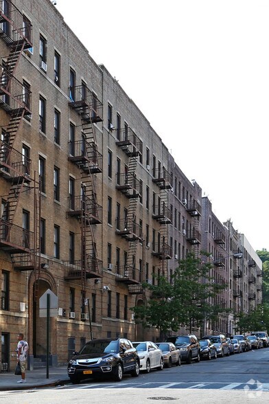 78-82 Ellwood St, New York, NY à vendre - Photo de l’immeuble – Image 2 sur 2