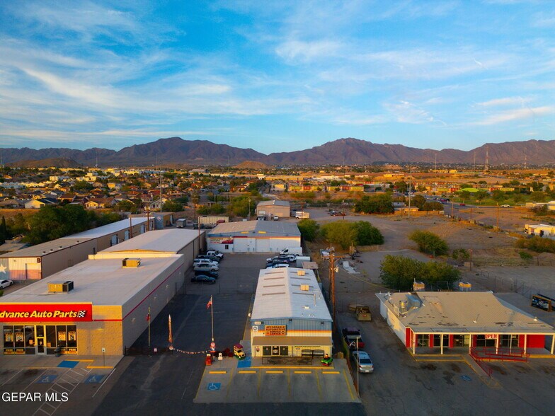 5368 Doniphan Dr, El Paso, TX à vendre - Photo de l’immeuble – Image 3 sur 74