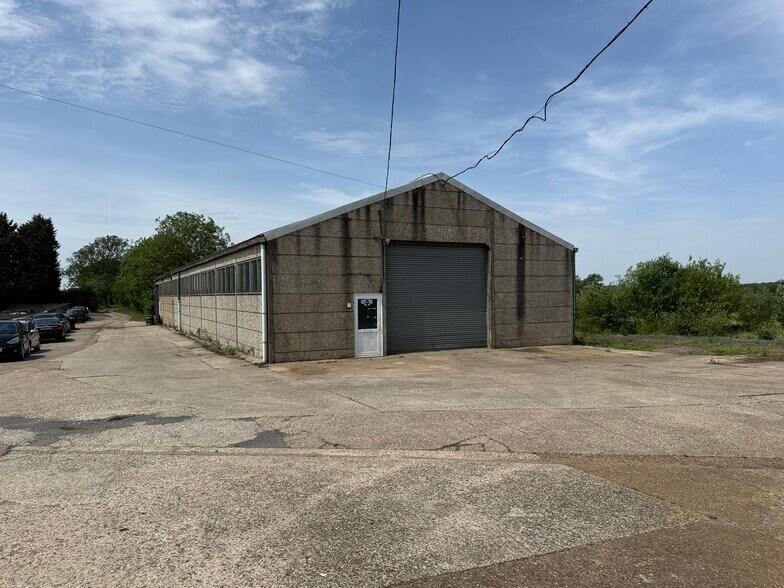 Unit 12 Ridge Farm, Horsham Road, Rowhook, Horsham à louer - Photo de l’immeuble – Image 1 sur 15