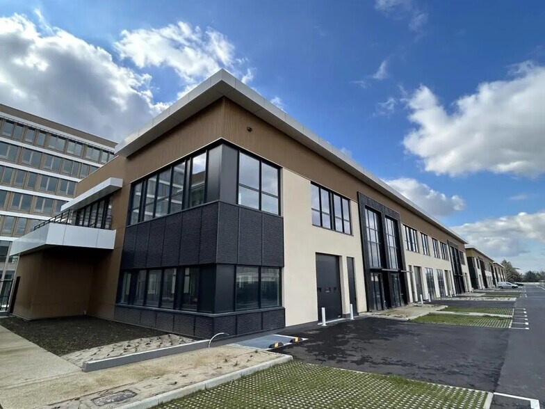 97 Rue Martha Desrumaux, Nanterre à louer - Photo de l’immeuble – Image 1 sur 12