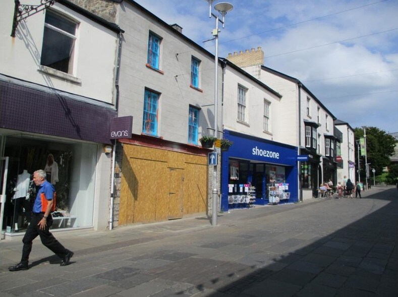 27 Caroline St, Bridgend à louer - Photo principale – Image 1 sur 3