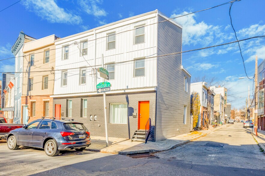 341-343 Master St portefeuille de 2 biens à vendre sur LoopNet.fr - Photo de l’immeuble – Image 2 sur 40