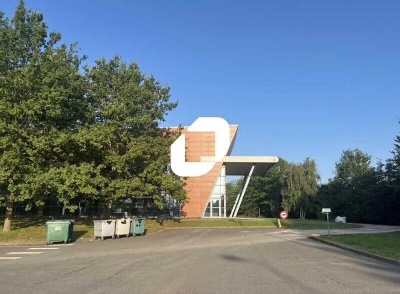 Bureau dans Savigny-le-Temple à louer - Photo de l’immeuble – Image 2 sur 14