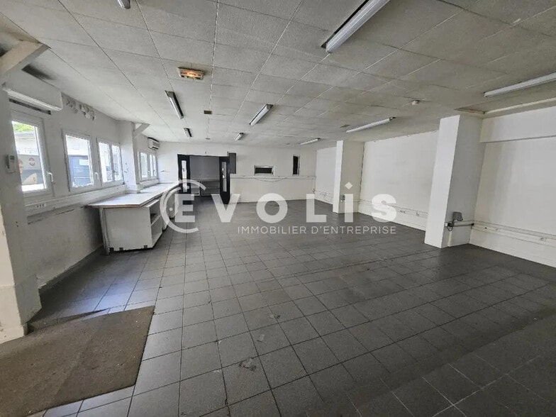 Local d’activités dans Montrouge à louer - Photo intérieure – Image 1 sur 13