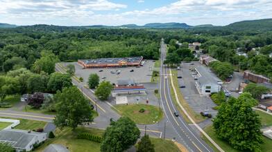41-67 Chamberlain Hwy, Berlin, CT - VUE AÉRIENNE  vue de carte - Image1