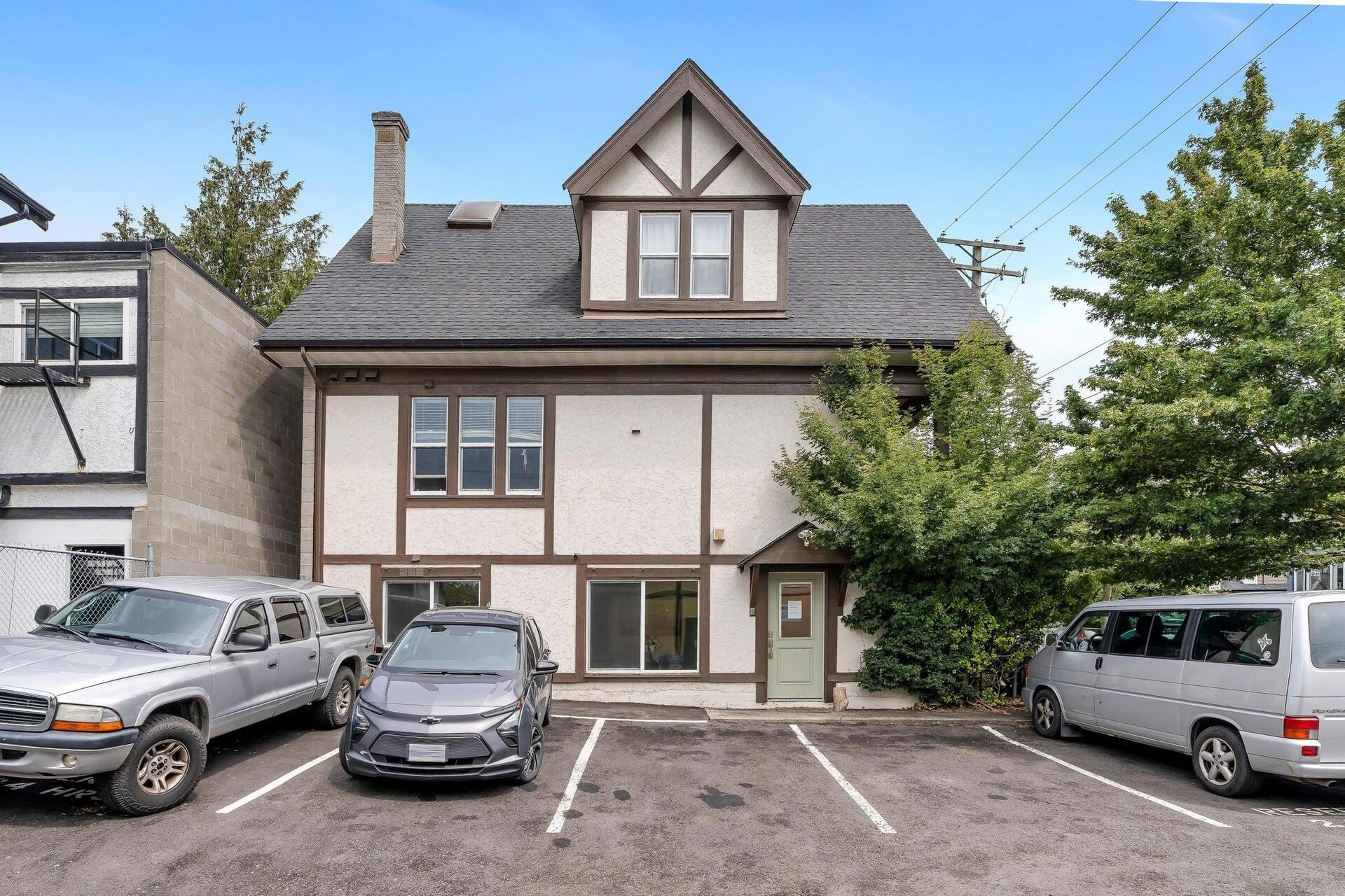 1508 Bank St, Victoria, BC à louer Photo principale– Image 1 sur 13