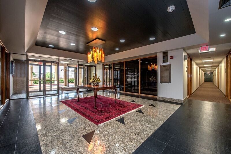 11212 N May Ave, Oklahoma City, OK à louer - Hall d’entrée – Image 2 sur 5