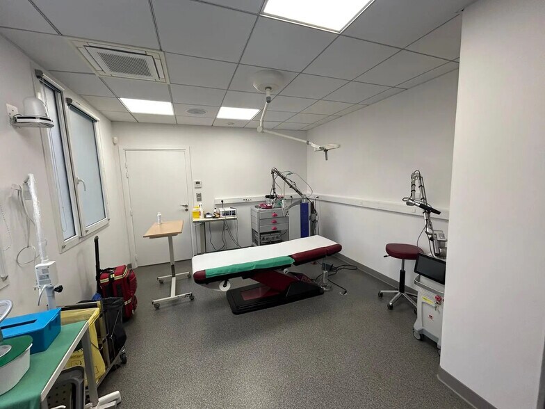 Bureau dans Marseille à vendre - Photo de l’immeuble – Image 2 sur 11