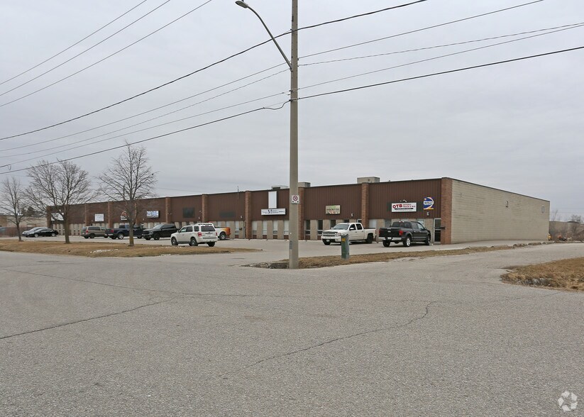 470 Collier Macmillan Dr, Cambridge, ON à louer - Photo principale – Image 1 sur 8