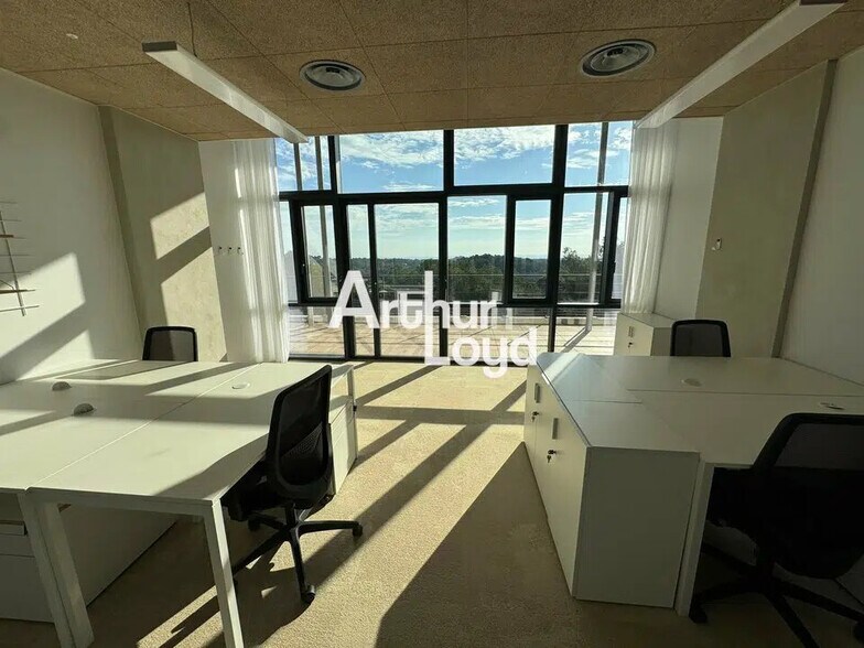 Espace de coworking dans Valbonne à louer - Photo de l’immeuble – Image 2 sur 7