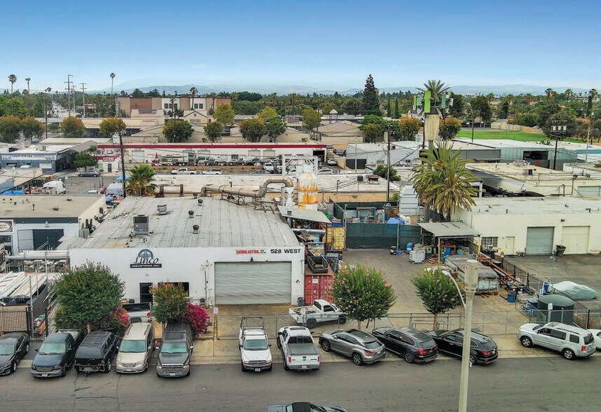 528 W Central Park Ave, Anaheim, CA à vendre - Photo de l’immeuble – Image 2 sur 4