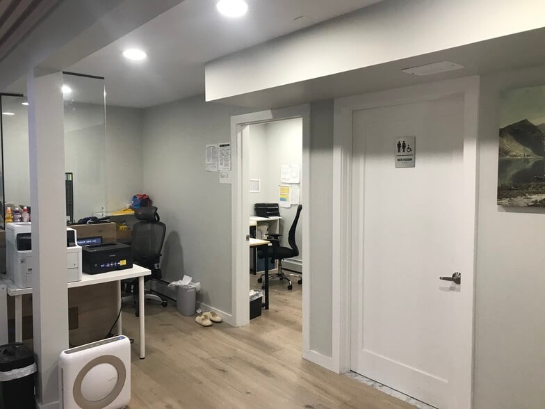 3412 192nd St, Flushing, NY à vendre - Photo intérieure – Image 3 sur 7