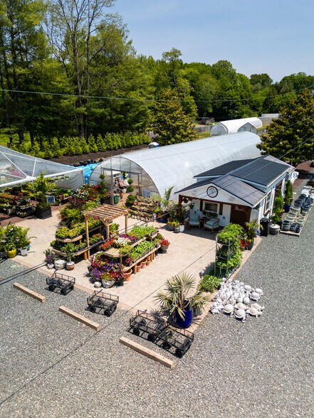 336 Everett Rd, Lincroft, NJ à vendre - Photo de l’immeuble – Image 2 sur 21