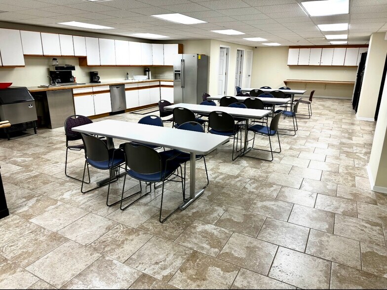 520 E St, Fairbury, NE à vendre - Photo de l’immeuble – Image 2 sur 6