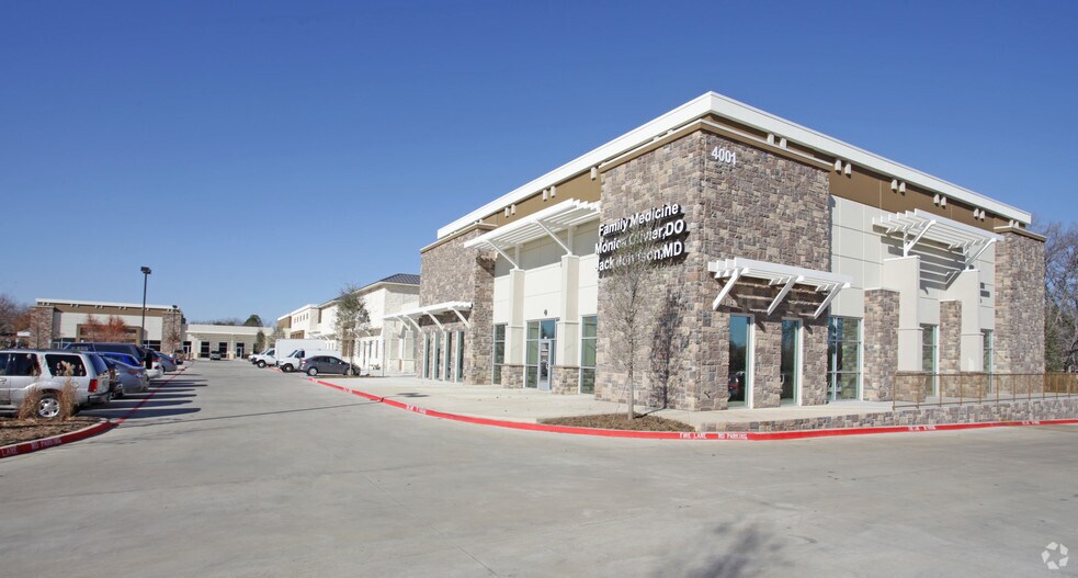 4001 Long Prairie Rd, Flower Mound, TX à louer - Photo de l’immeuble – Image 3 sur 4