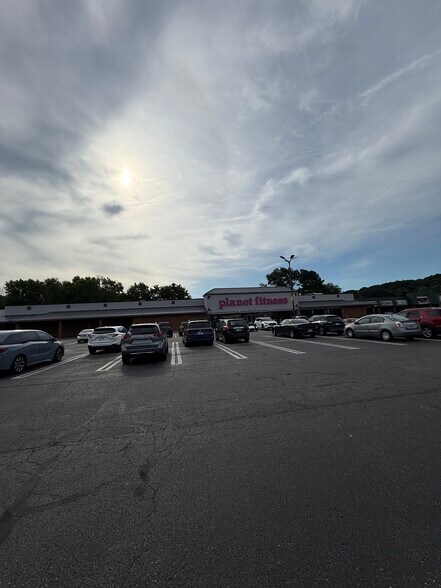 456-476 Wythe Creek Rd, Poquoson, VA à louer - Photo de l’immeuble – Image 3 sur 4
