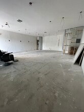 375 NE 54th St, Miami, FL à louer Photo intérieure– Image 2 sur 7