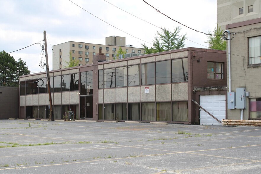 2128 Madison Ave, Toledo, OH à vendre - Photo de l’immeuble – Image 3 sur 4
