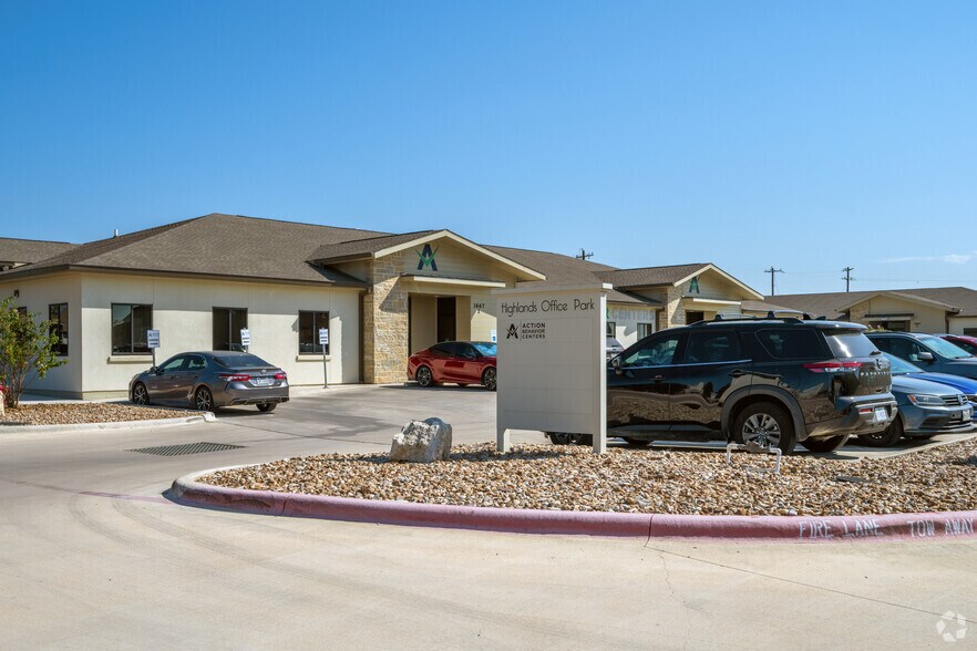 1667 N Highway 183, Leander, TX à louer - Photo de l’immeuble – Image 1 sur 13