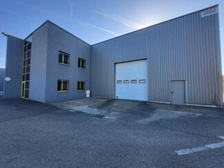 Plus de détails pour Local d'activités à louer