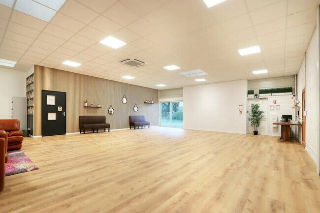 Plus de détails pour Bureau à louer