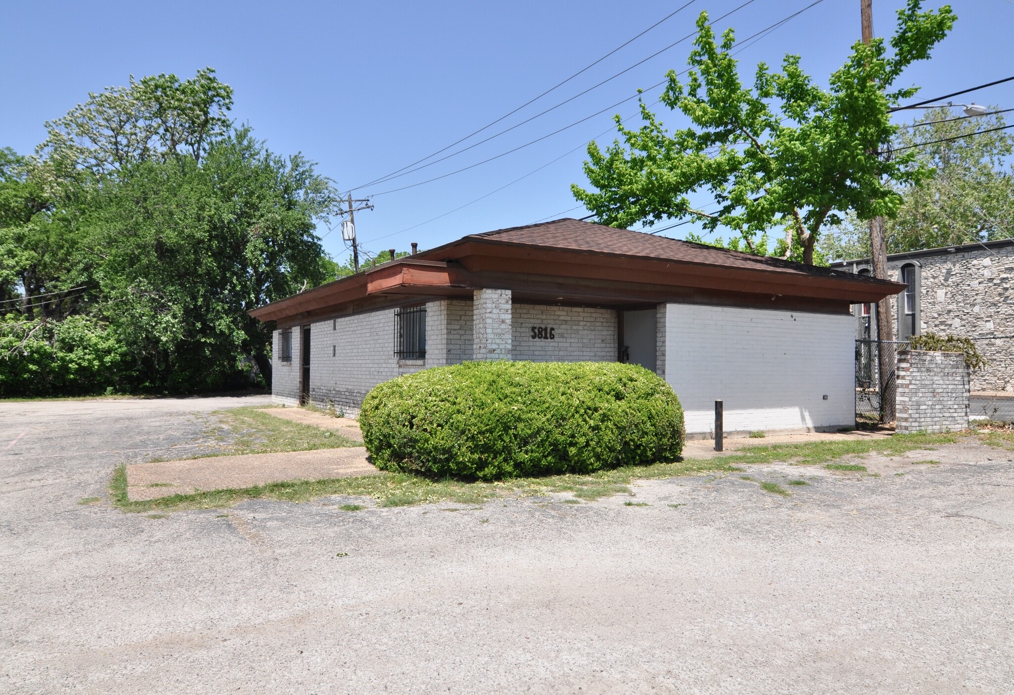 5816 Berkman Dr, Austin, TX à louer Photo de l’immeuble– Image 1 sur 3