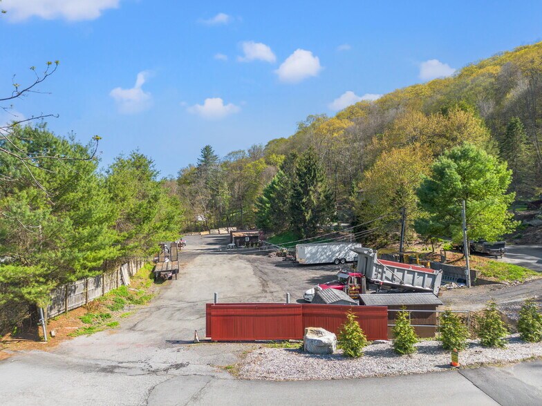 5 Bertocchi Ln, Holmes, NY à louer - Photo principale – Image 1 sur 5