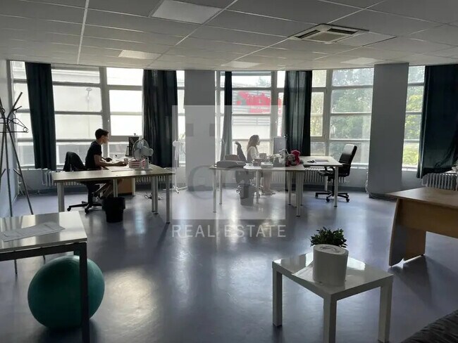 Plus de détails pour Bureau à vendre