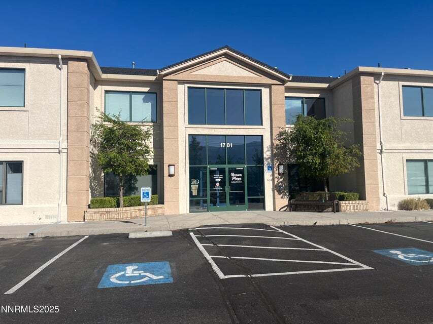 1701 County Rd, Minden, NV à vendre Photo de l’immeuble– Image 1 sur 9