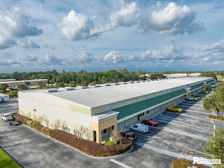 3919 Air Park Dr, Lakeland, FL à louer - Photo de l’immeuble – Image 3 sur 6