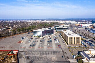 400 Garden City Plz, Garden City, NY - VUE AÉRIENNE  vue de carte - Image1