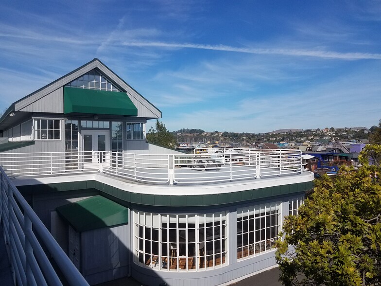 4000 Bridgeway Blvd, Sausalito, CA à louer - Photo de l’immeuble – Image 2 sur 4