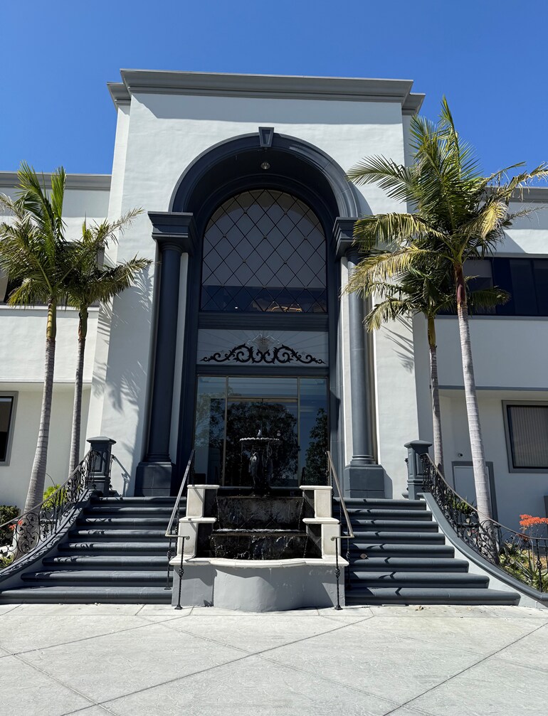 5707 Corsa Ave, Westlake Village, CA à louer Photo principale– Image 1 sur 9