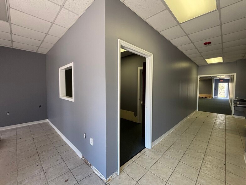 808 English Rd, High Point, NC à vendre - Photo intérieure – Image 3 sur 5