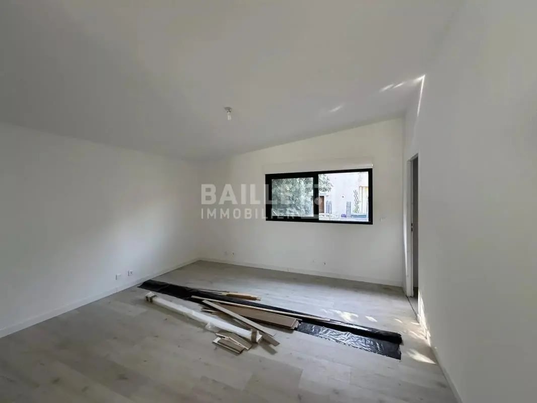 Bureau dans Mougins à louer Photo intérieure– Image 1 sur 9