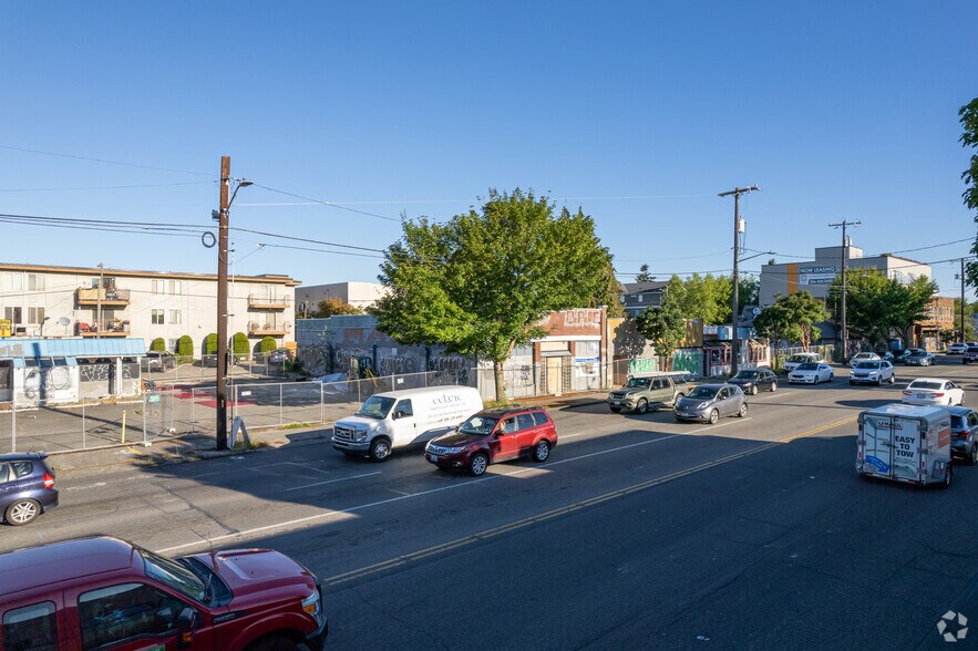 8511 15th Ave NW, Seattle, WA à louer - Photo de l’immeuble – Image 2 sur 4