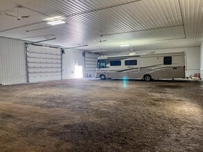 42 10th St, Weyburn, SK à louer Photo intérieure– Image 2 sur 2