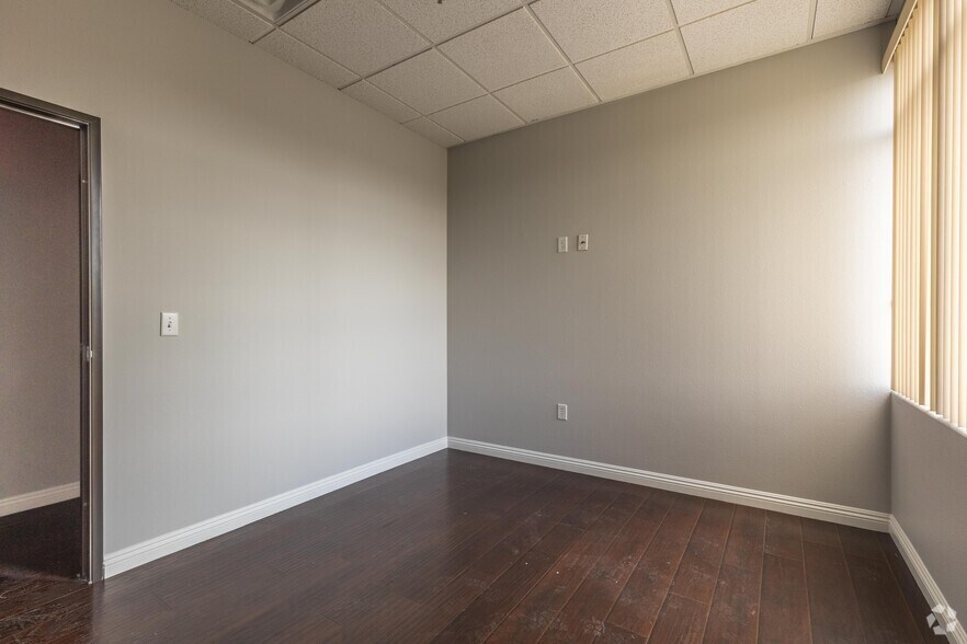 9550 S Eastern Ave, Las Vegas, NV à louer - Photo intérieure – Image 3 sur 20